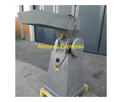 Carrelli elevatori,bilance ,macinatoori,estrusori,