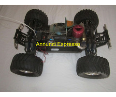 AUTO  A SCOPPIO TELECOMANDATA 4 WD TRUCK-MOSTER XT