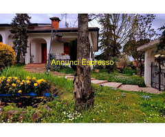 Affitto villa ideale pervacanza in completo relax mq180 numero locali> cinque