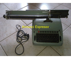 Macchina da scrivere elettrica Olivetti Lexikon 80