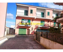 Villa a schiera mq240 Buono piano terra