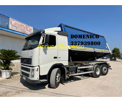 Camion VOLVO FH 12 460 CON CASSONE RIB