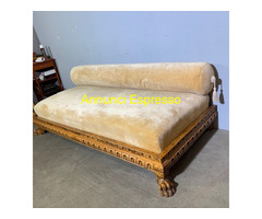 Antico divano chaise longue in noce neorinasciment